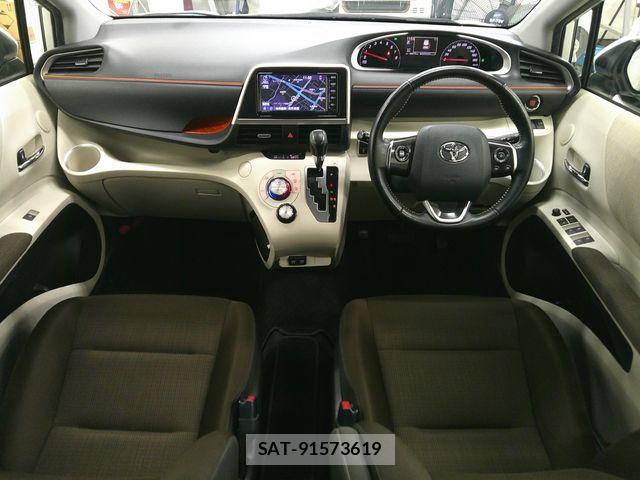 Toyota SIENTA 2021-06 8210732-1