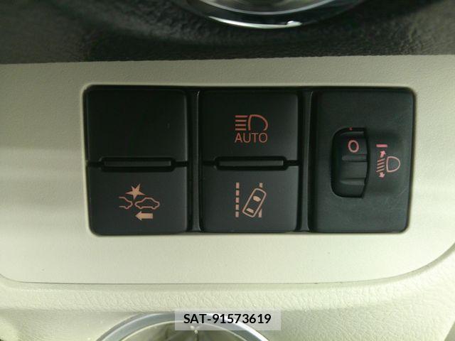 Toyota SIENTA 2021-06 8210732-8