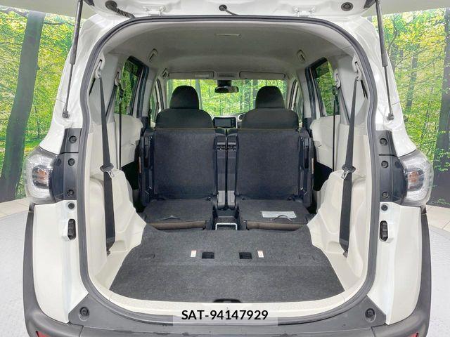 Toyota SIENTA 2017-06 8317726-11