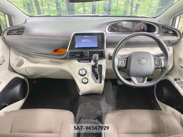 Toyota SIENTA 2017-06 8317726-1