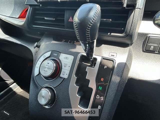 Toyota SIENTA 2019-07 8338260-24