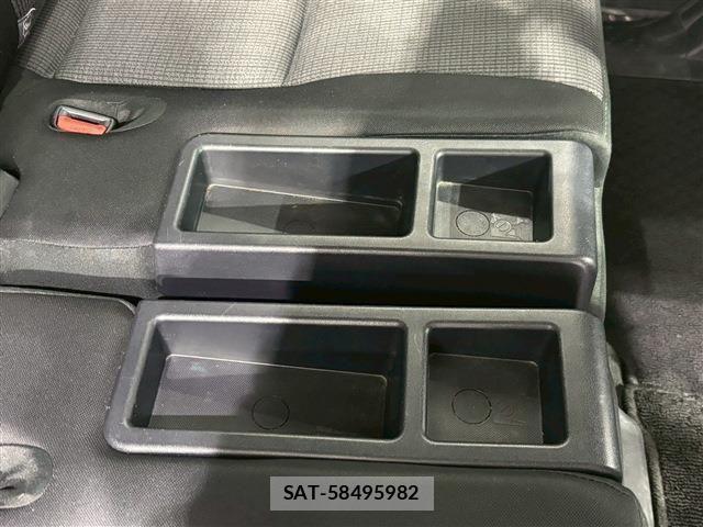 Toyota SIENTA 2018-10 8369479-17