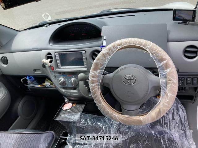 Toyota SIENTA 2005-05 8372304-18