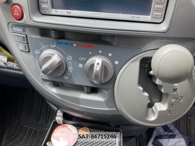Toyota SIENTA 2005-05 8372304-19
