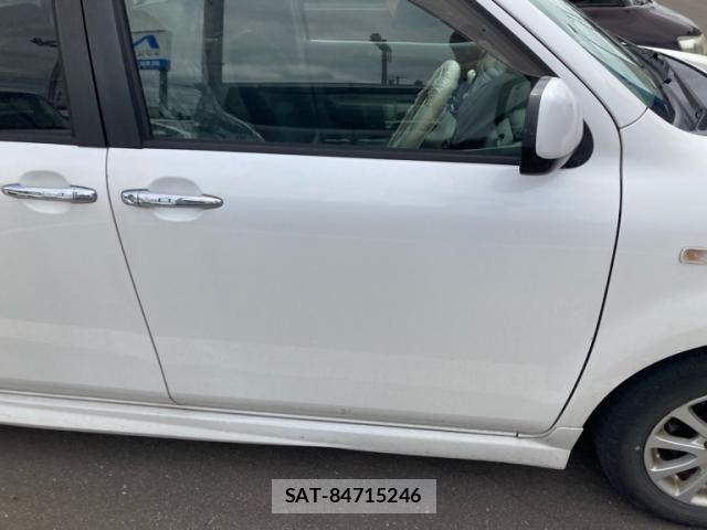 Toyota SIENTA 2005-05 8372304-2