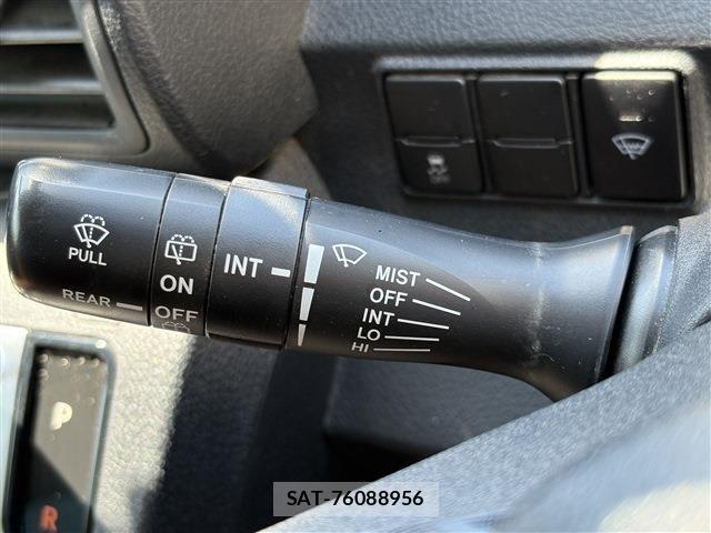 Toyota SIENTA 2019-09 8527876-25