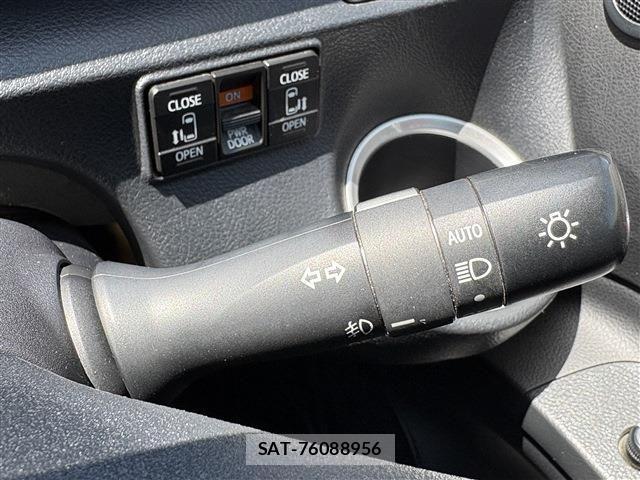 Toyota SIENTA 2019-09 8527876-26