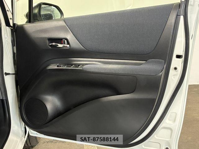 Toyota SIENTA 2015-12 8563867-13
