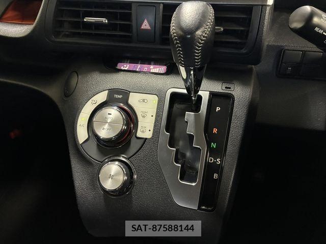 Toyota SIENTA 2015-12 8563867-28