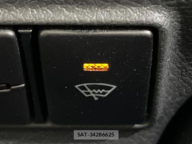 Toyota SIENTA 2015-08 8629432-5