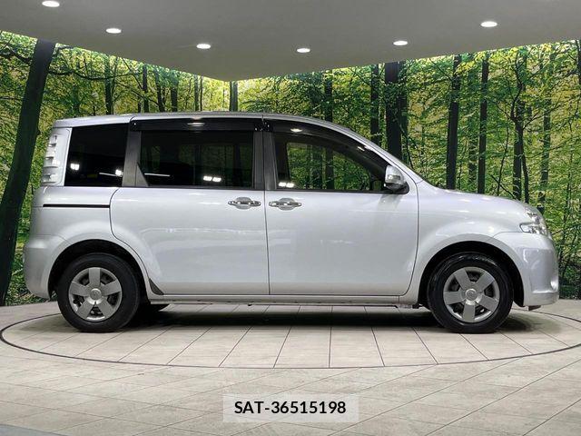 Toyota SIENTA 2014-01 8629431-17