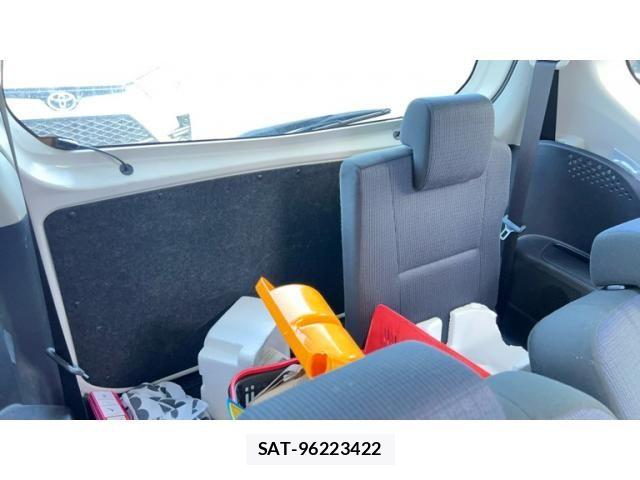 Toyota SIENTA 2016-03 8662070-16