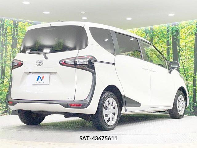 Toyota SIENTA 2016-01 8782417-18