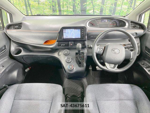 Toyota SIENTA 2016-01 8782417-1