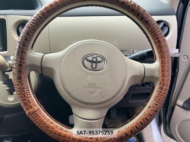 Toyota SIENTA 2010-04 8797772-9