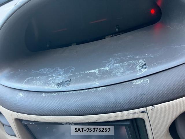 Toyota SIENTA 2010-04 8797772-19