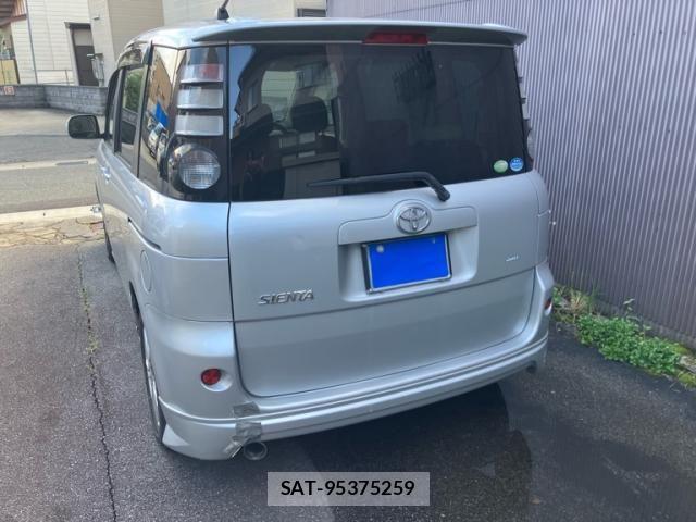 Toyota SIENTA 2010-04 8797772-2