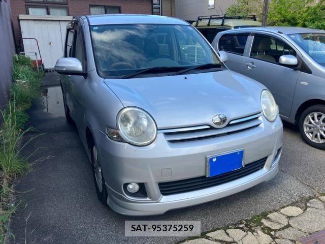 Toyota SIENTA 2010-04 8797772-3