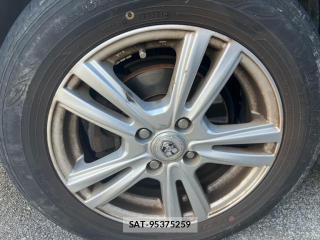Toyota SIENTA 2010-04 8797772-6
