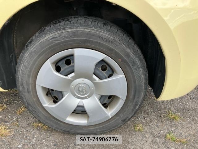 Toyota SIENTA 2007-11 8797771-11