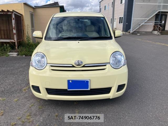 Toyota SIENTA 2007-11 8797771-1