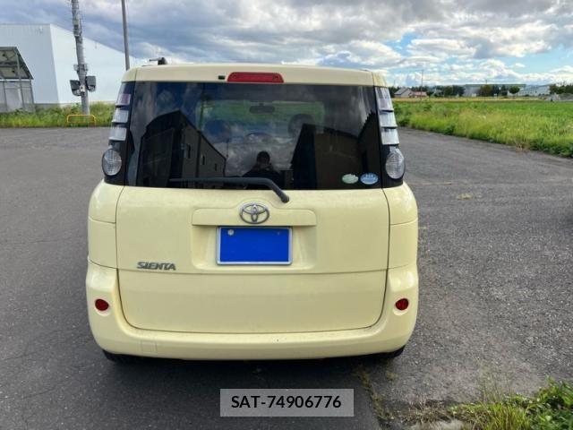 Toyota SIENTA 2007-11 8797771-3