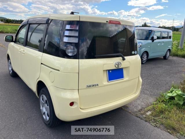 Toyota SIENTA 2007-11 8797771-4