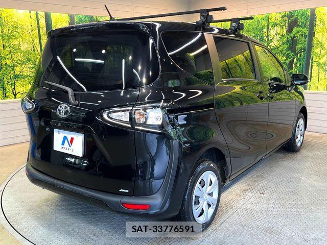 Toyota SIENTA 2022-04 8832172-17