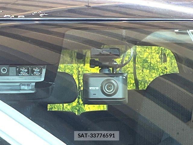 Toyota SIENTA 2022-04 8832172-6