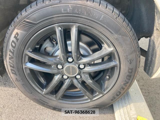 Toyota SIENTA 2019-10 8850931-11