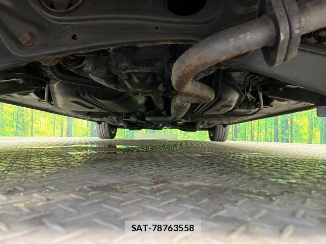 Toyota SIENTA 2017-01 8882674-18