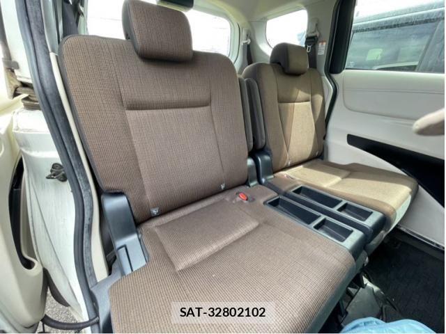 Toyota SIENTA 2017-03 8884503-4
