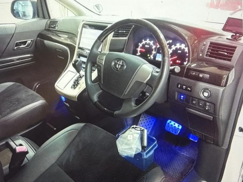 Toyota VELLFIRE 2013-02 1191886-2