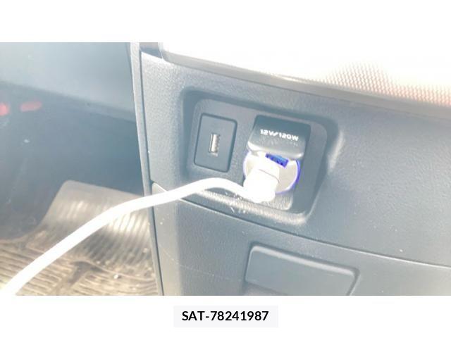 Toyota VELLFIRE 2013-05 4991728-24