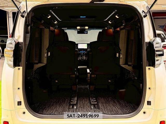 Toyota VELLFIRE 2020-06 6021561-19
