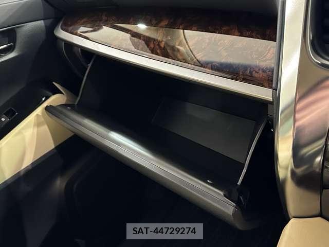 Toyota VELLFIRE 2019-03 6615333-26