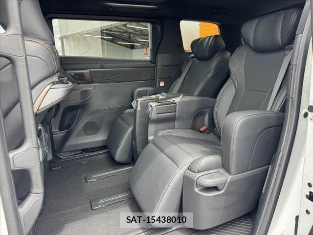 Toyota VELLFIRE 2026-02 7330755-17