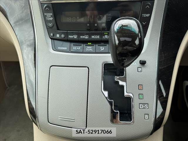 Toyota VELLFIRE 2014-04 7360233-29