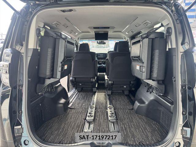 Toyota VELLFIRE 2019-04 7458484-26