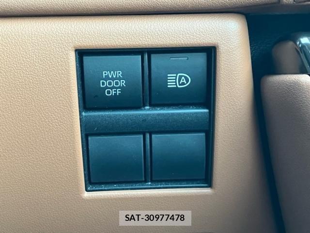 Toyota VELLFIRE 2023-10 7562998-17