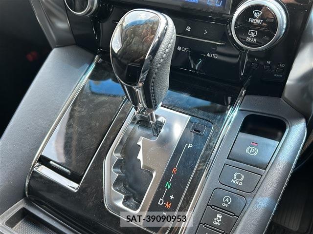 Toyota VELLFIRE 2017-06 7620904-18