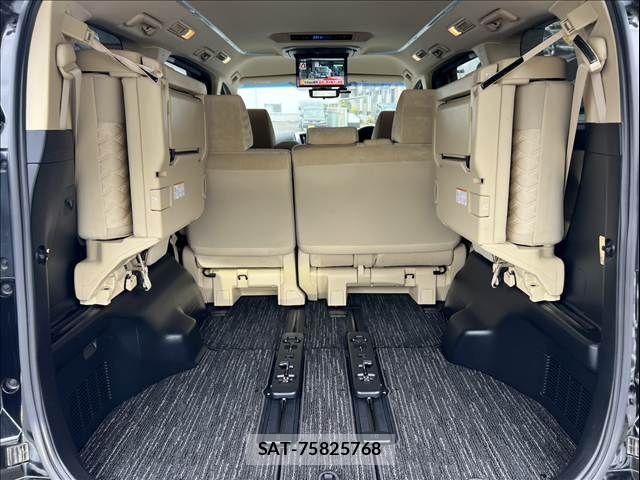 Toyota VELLFIRE 2018-06 8159432-18