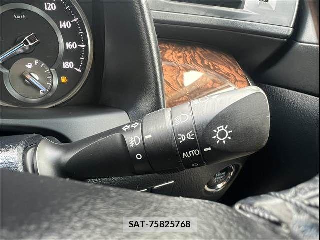 Toyota VELLFIRE 2018-06 8159432-27