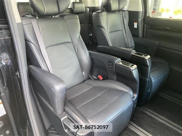 Toyota VELLFIRE 2017-11 8210739-13