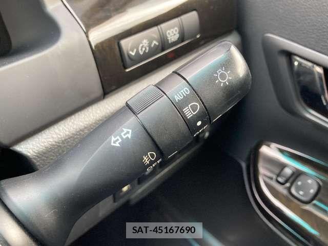 Toyota VELLFIRE 2013-12 8210740-12