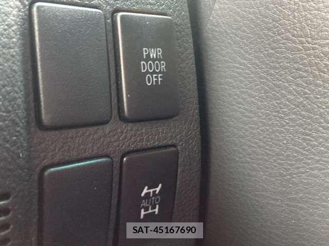 Toyota VELLFIRE 2013-12 8210740-17