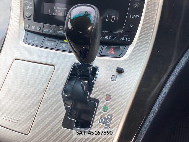 Toyota VELLFIRE 2013-12 8210740-7