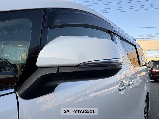Toyota VELLFIRE 2019-04 8210737-12