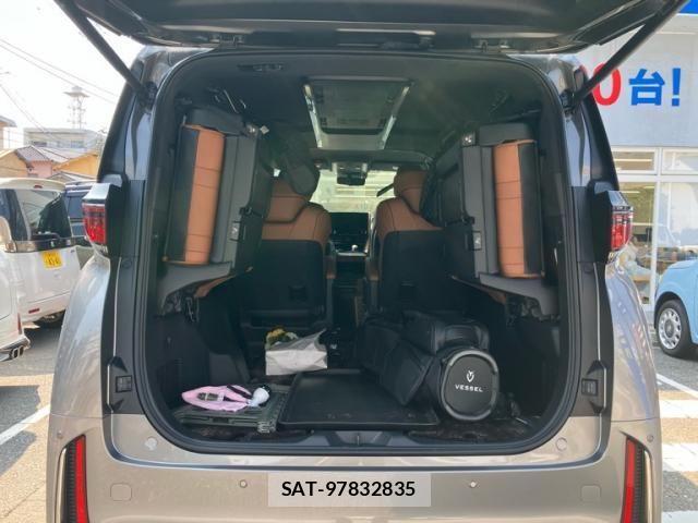 Toyota VELLFIRE 2025-02 8232196-6