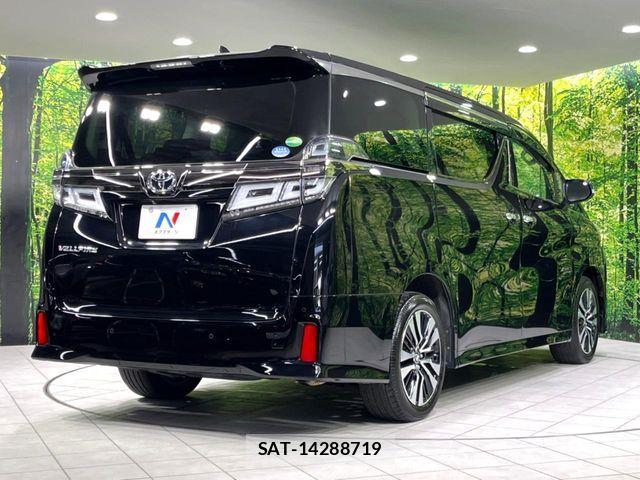 Toyota VELLFIRE 2018-03 8355805-18